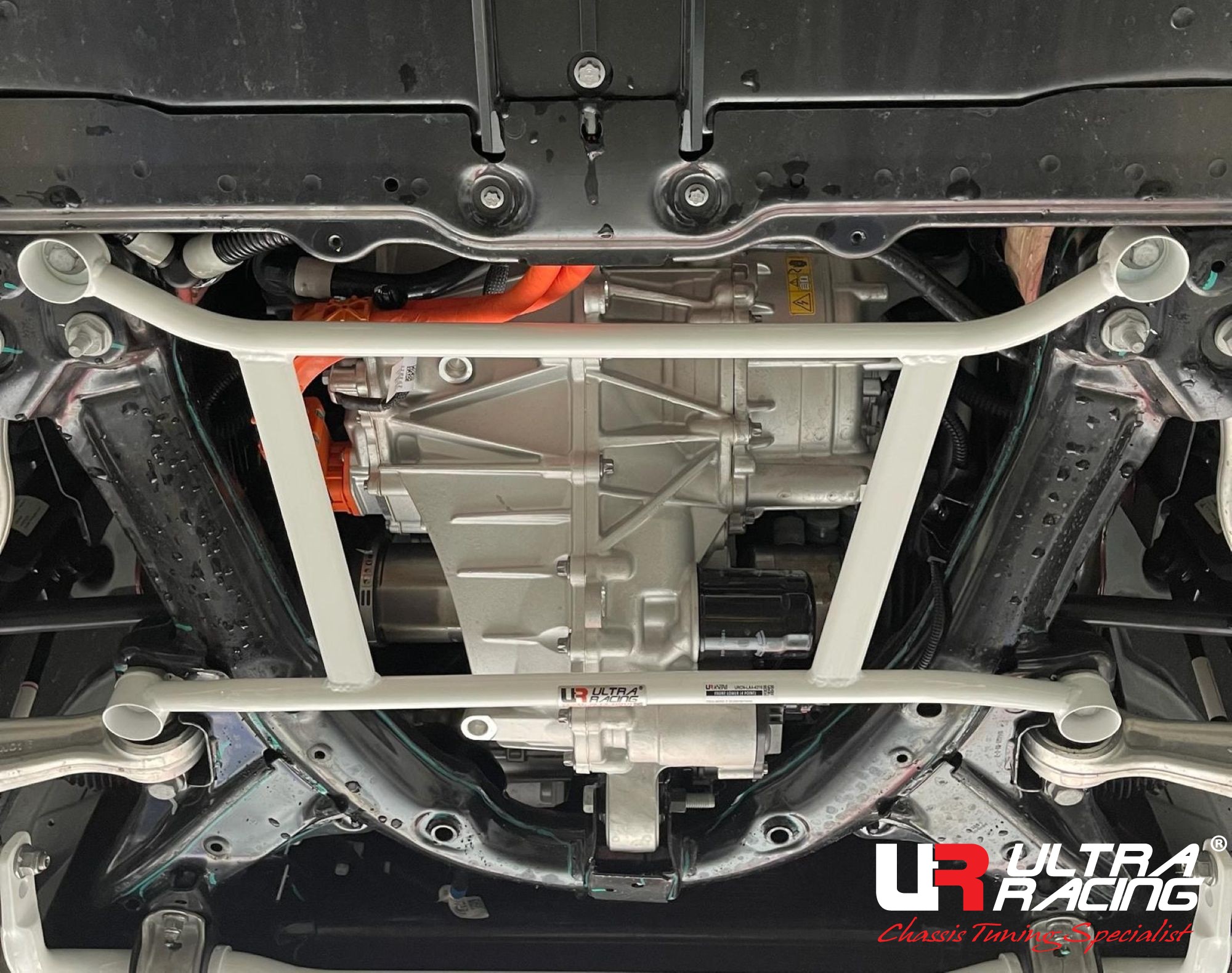 Tesla - Front Lower Bar / Front Member Brace