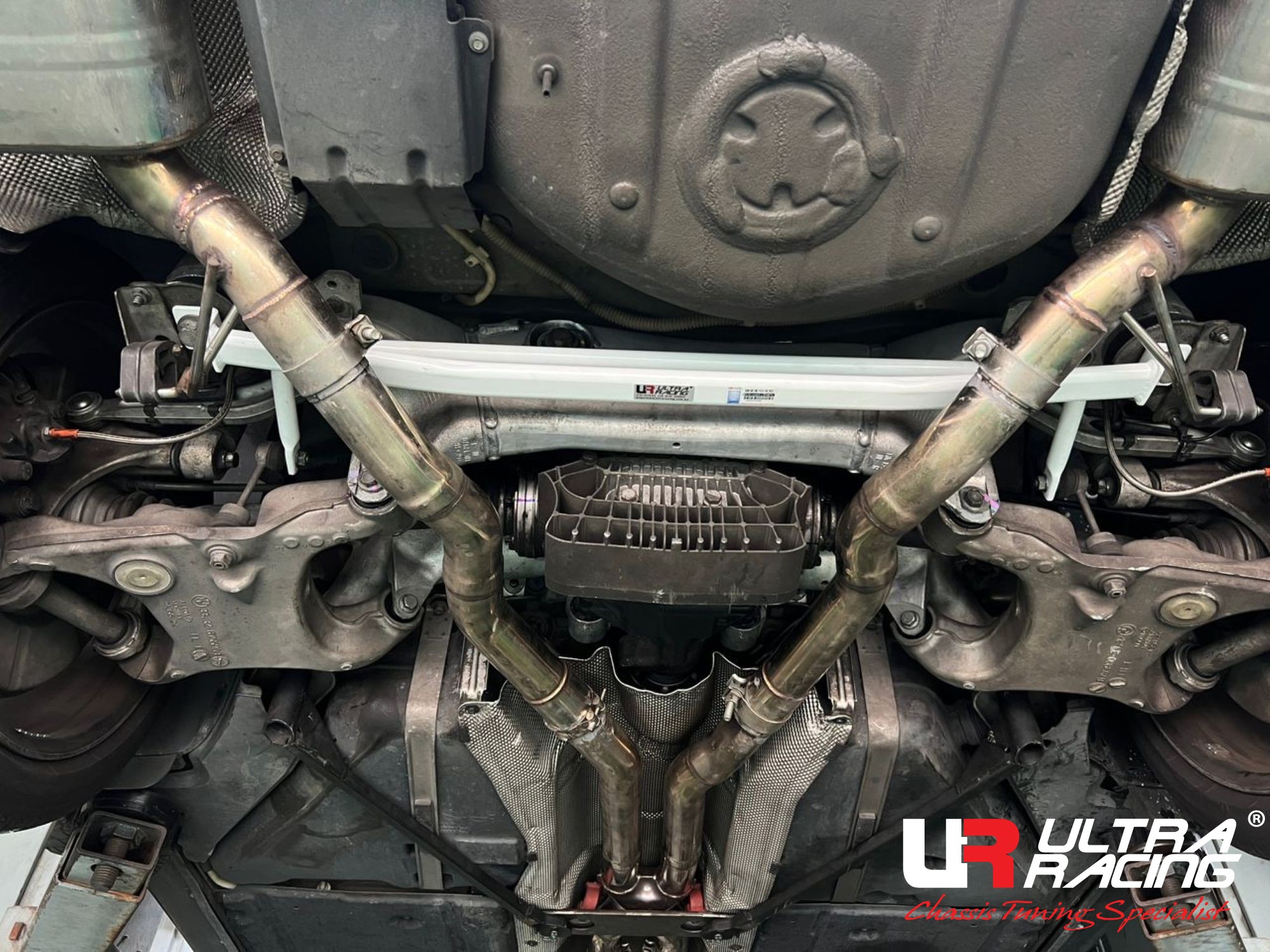 BMW E60 - Rear Lower Bar / Rear Member Brace