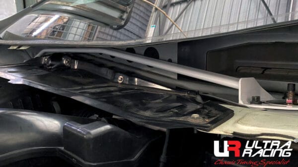 Honda Stepwgn - Front Strut Bar / Front Tower Bar / Front Upper Brace