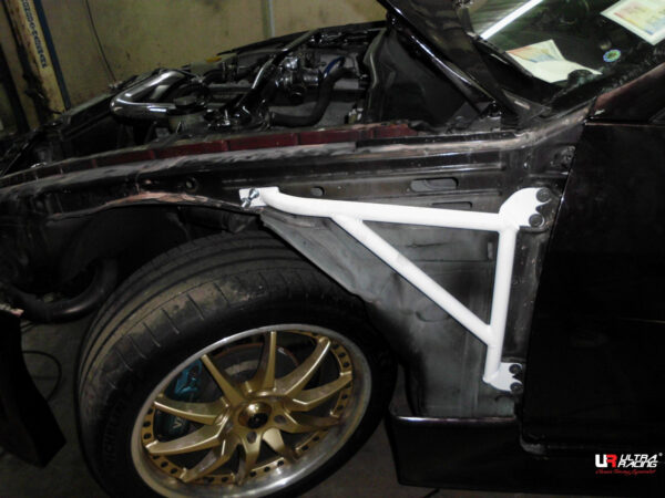 Nissan Skyline - Fender Bar / Fender Brace