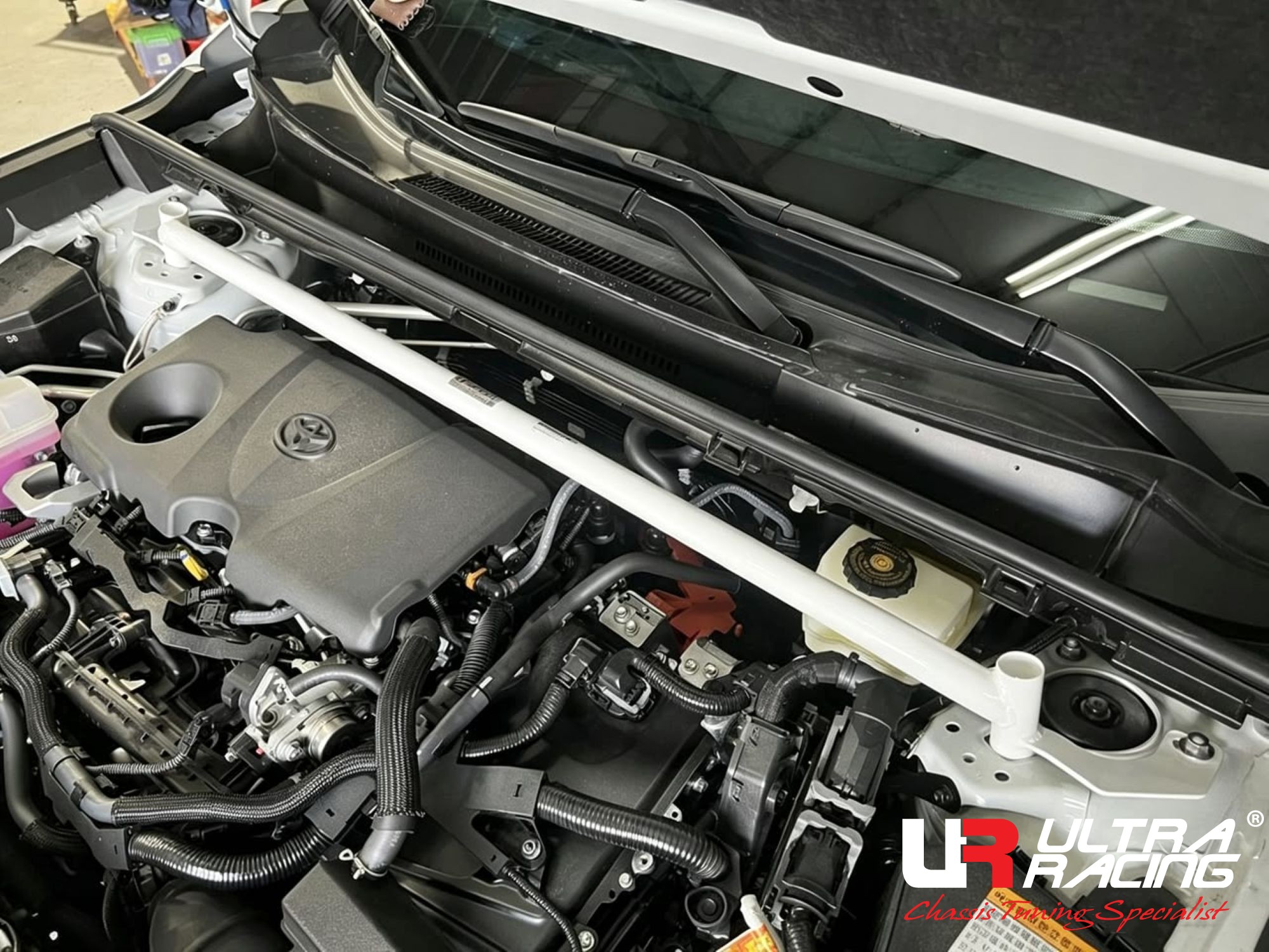 Toyota Harrier / Rav4- Front Strut Bar / Front Tower Bar / Front Upper Brace