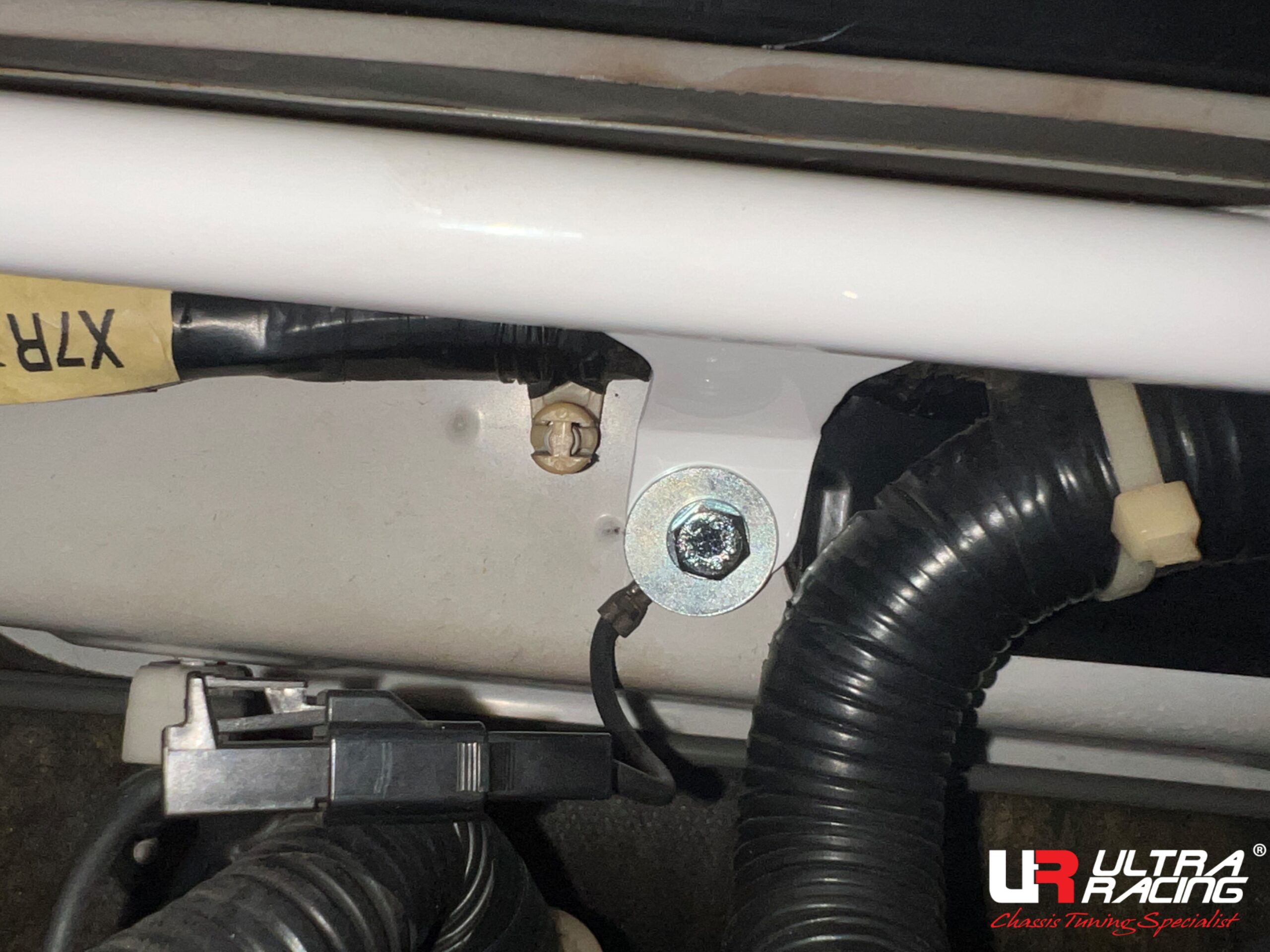 Suzuki Jimny - Front Strut Bar / Front Tower Bar / Front Upper Brace