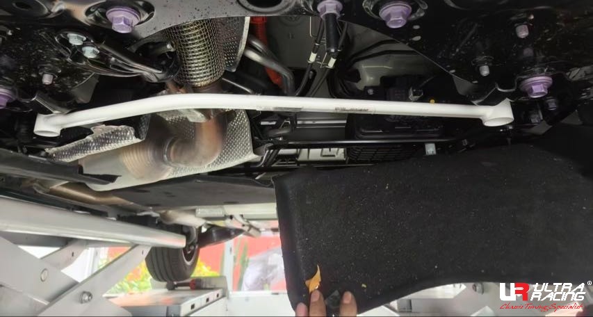 Toyota Sienna - Middle Lower Bar / Middle Member Brace