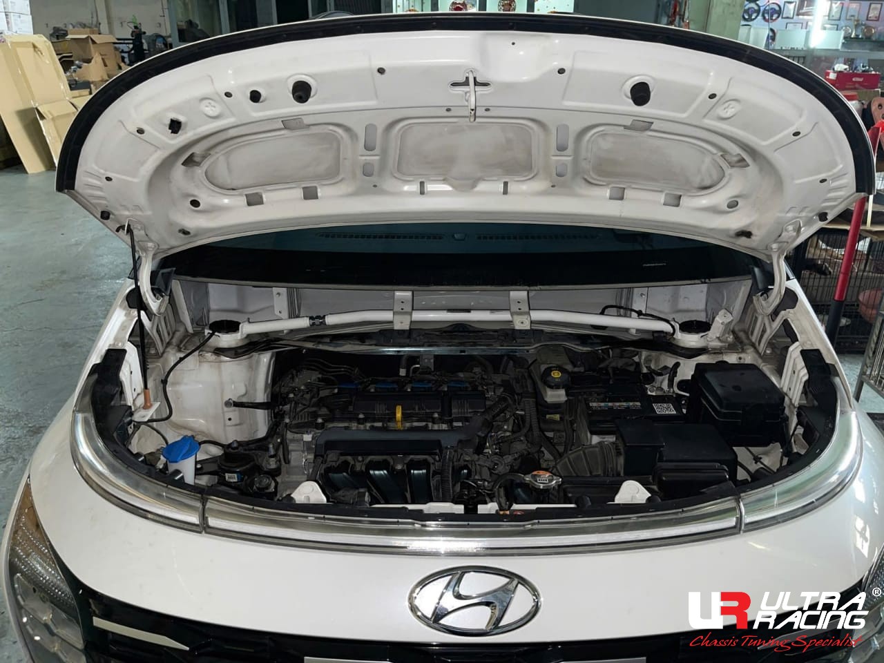 Hyundai - Front Strut Bar / Front Tower Bar / Front Upper Brace