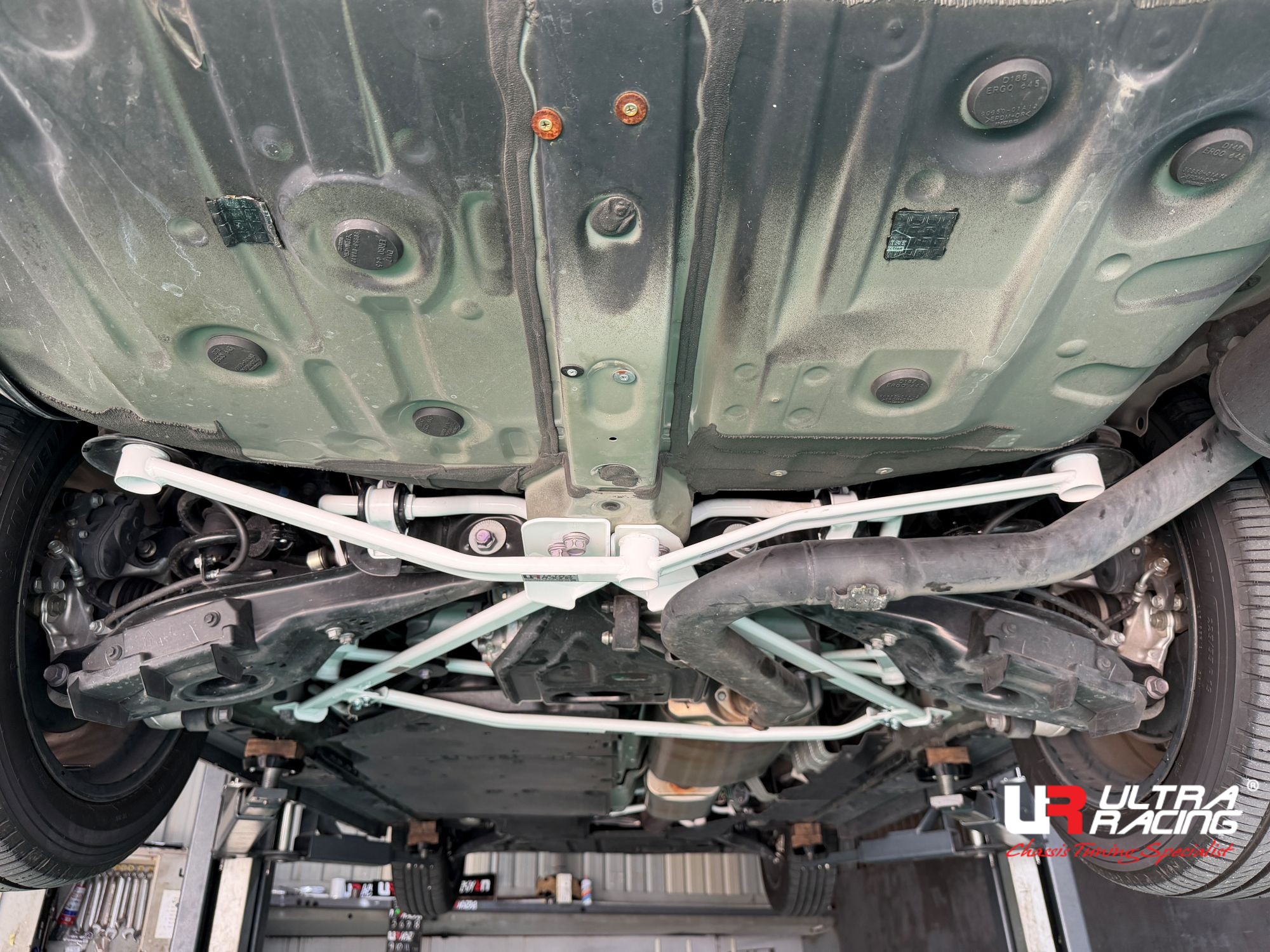 Lexus LM - Rear Lower Bar / Rear Member Brace